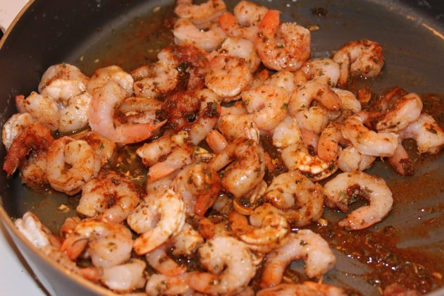 Shrimp seared in a pan
